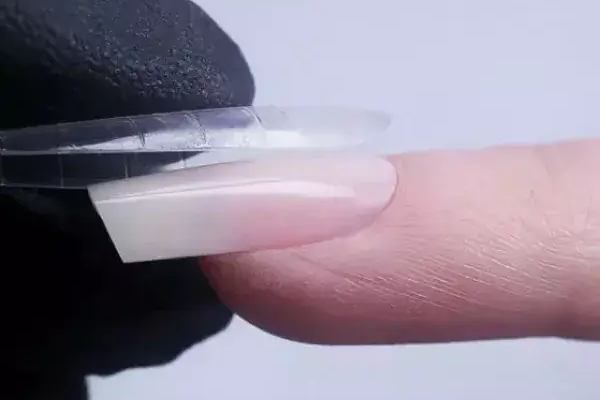 Shape its voor het eenvoudig verlengen van de nagel. Shape its van Magentic voor nagels